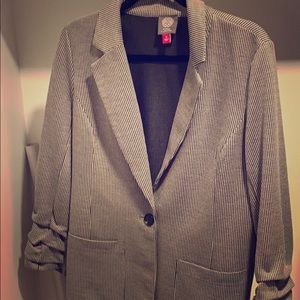 Vince Camuto black and white blazer size 12